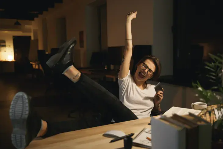 7 tapaa saada perjantai-ilta tuntumaan jännittävältä ilman turhaa säätöä